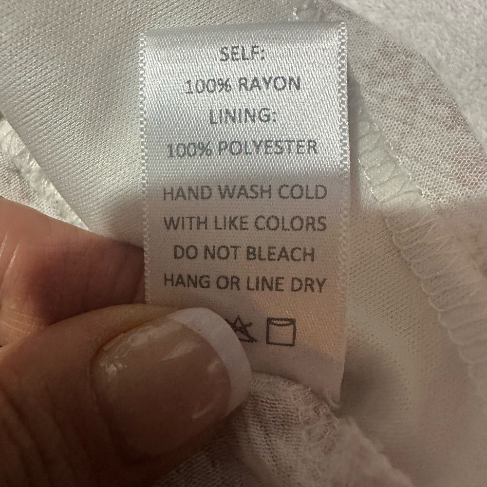 SIZE L Sadie & Sage Floral Tie-Front Crop Top