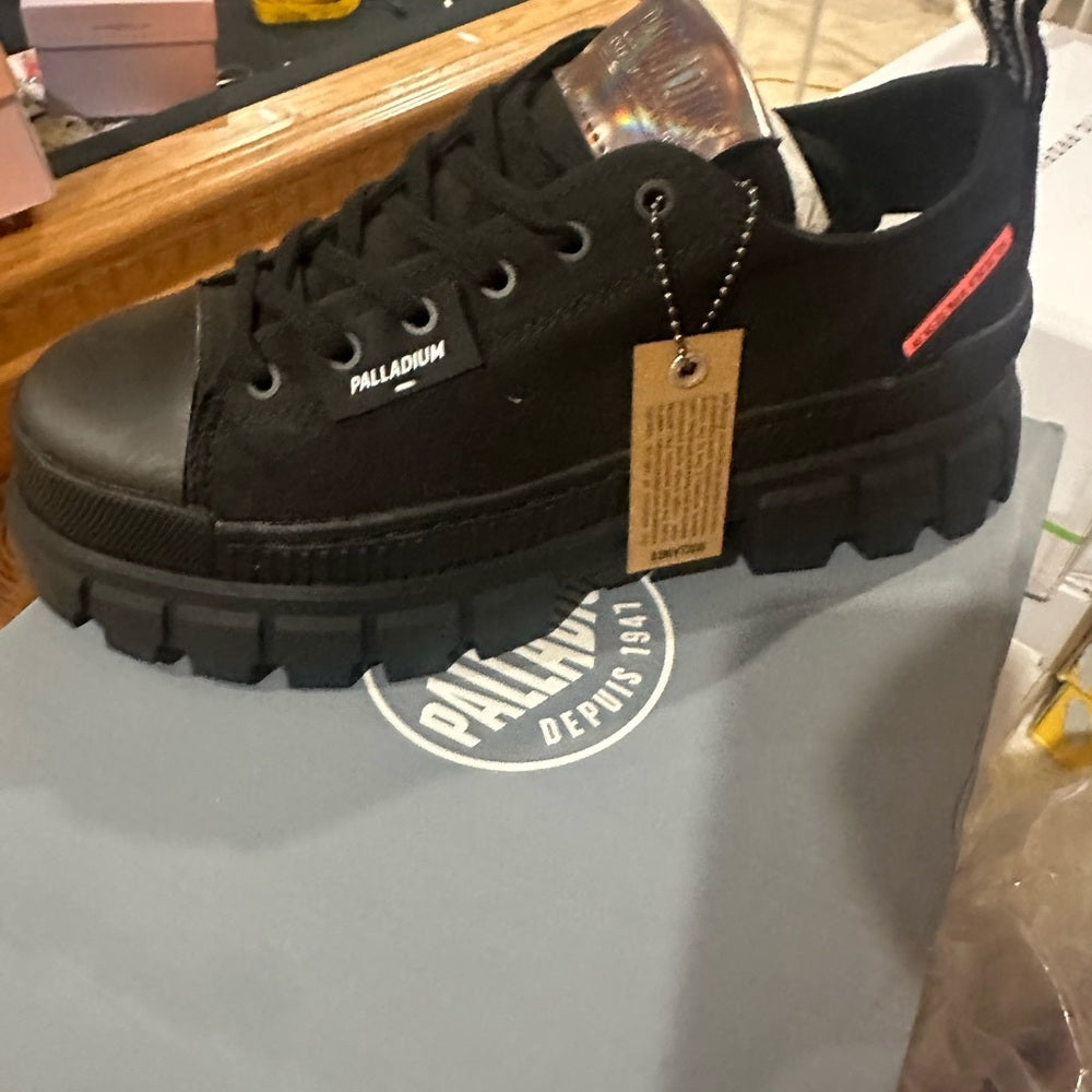 355. NEW SIZE 10 Palladium Women's Black Sneakers with Pink Detail