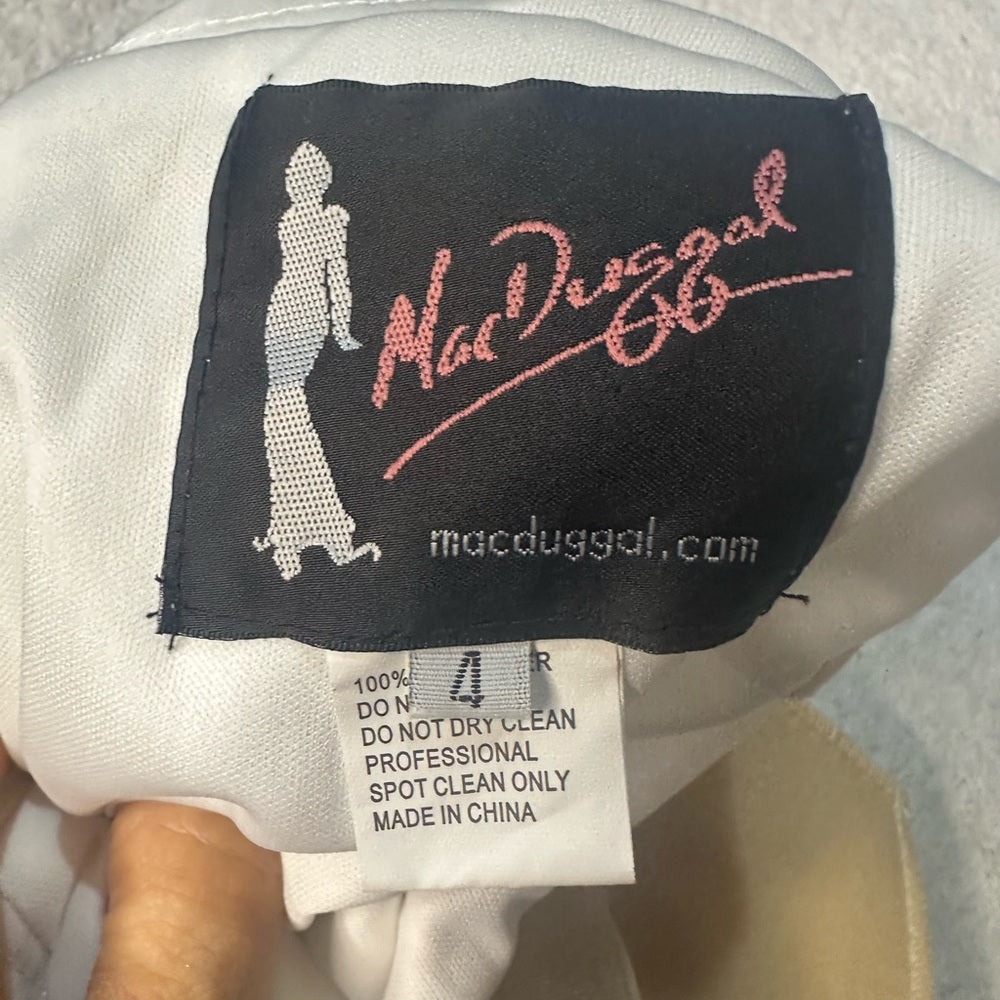 NWT SIZE 4 Mac Duggal Elegant White Maxi Dress