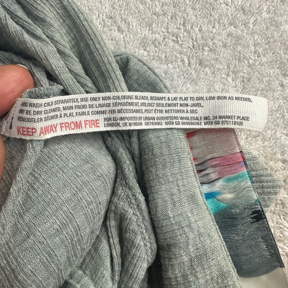 NWOT SIZE XS WILL FIT UP TO AN L Free People Dusty Green Cropped Blouse