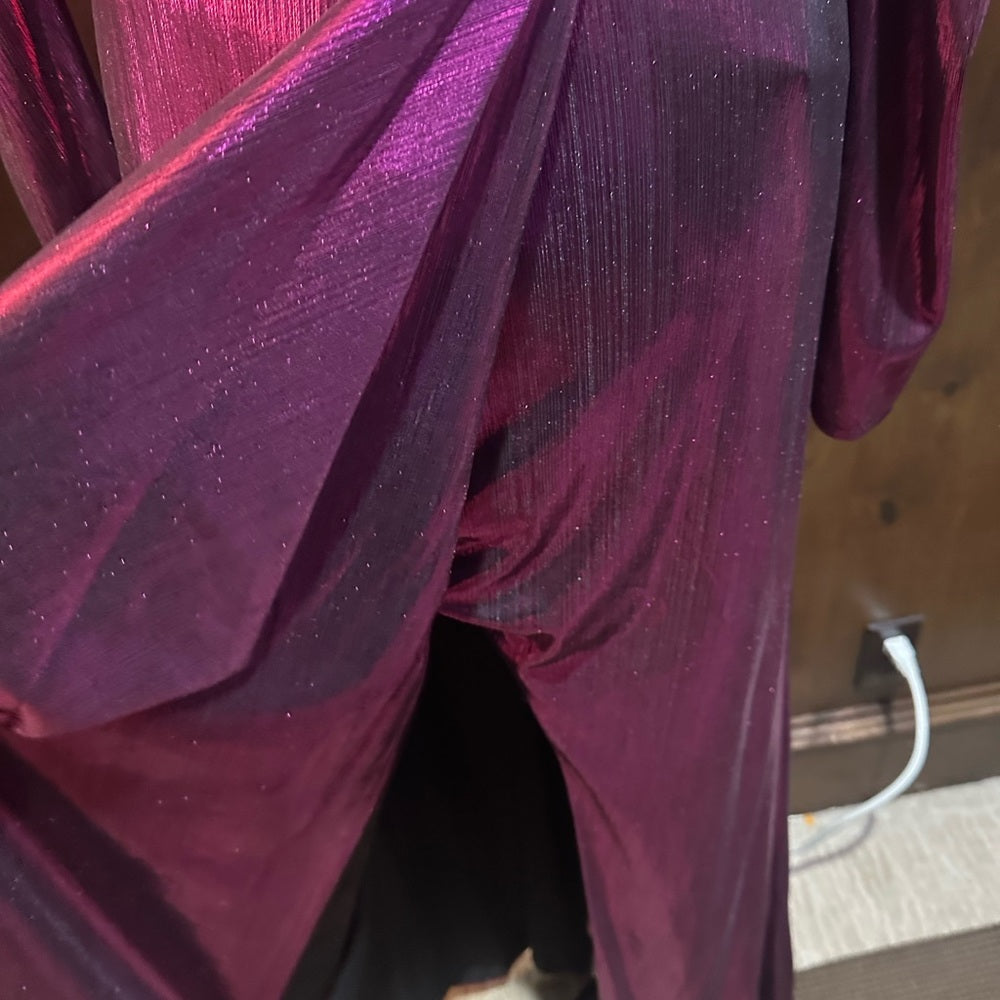 NWT SIZE 6 Glamorous Long Sleeve Metallic Dress