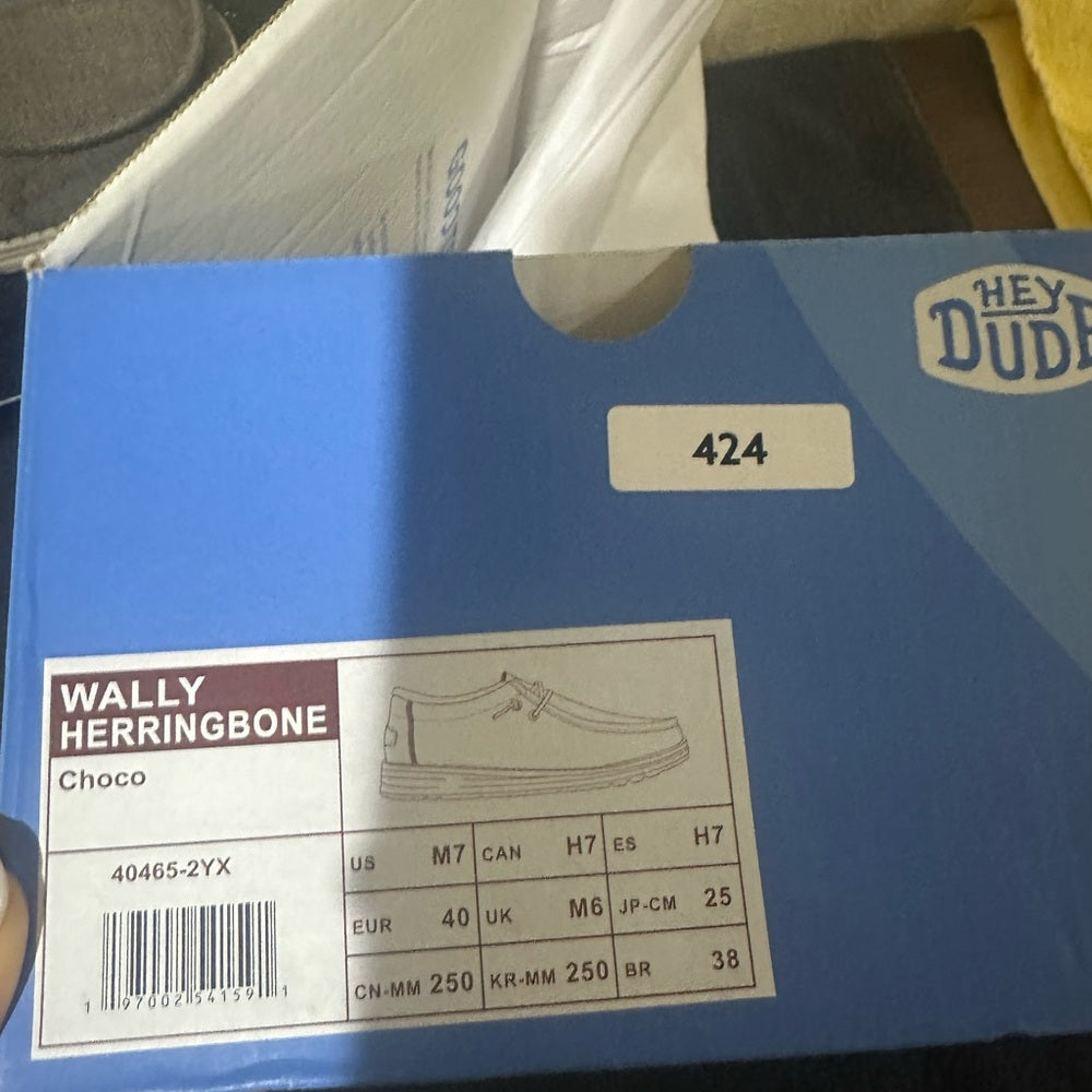 424. NEW SIZE 7 Hey Dude Men's Gray and Tan Loafers