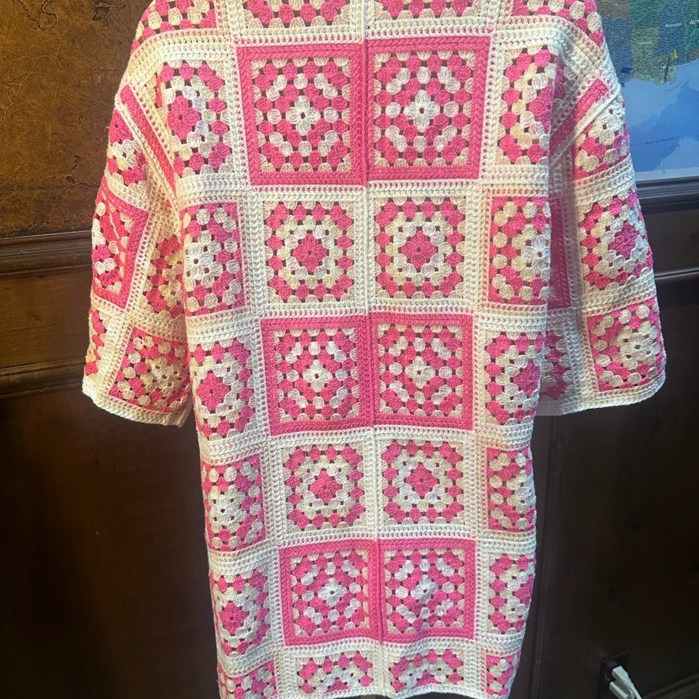 NWOT SIZE OS POL Pink and White Crochet Button Down Shirt