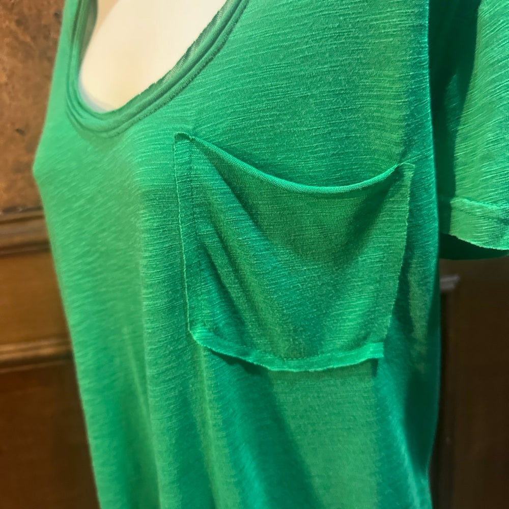 NWOT SIZE S POL Vibrant Green Short Sleeve Tee