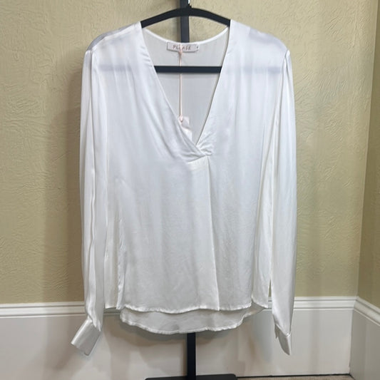 Pleione Women's White V-Neck Top