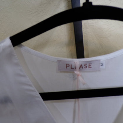Pleione Women's White V-Neck Top