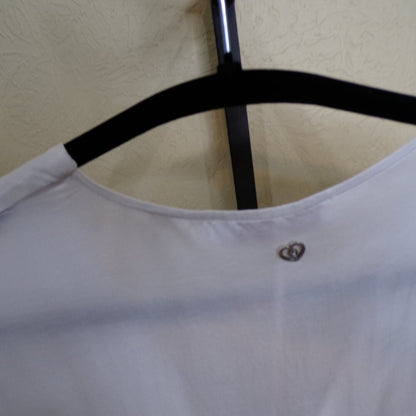 Pleione Women's White V-Neck Top