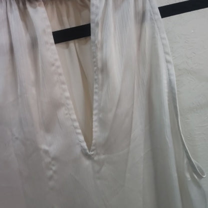 NWOT Size LARGE Elegant Cream Sleeveless Blouse