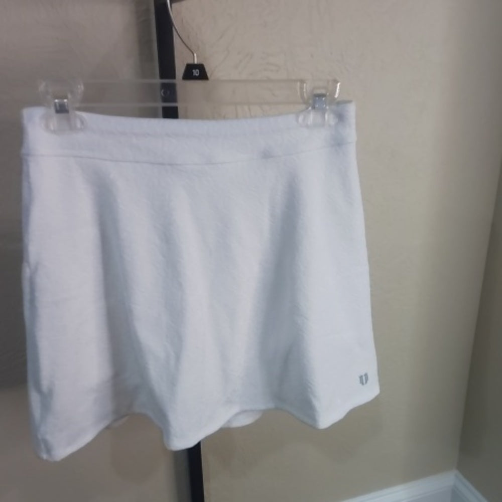 NWT SIZE MEDIUM Ele Ven  Elegant White Skirt