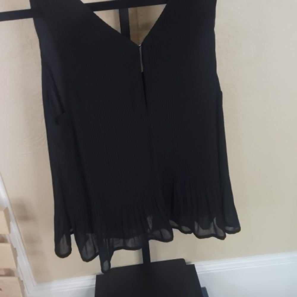 NWT SIZE XS Black Sleeveless Tie Front Blouse