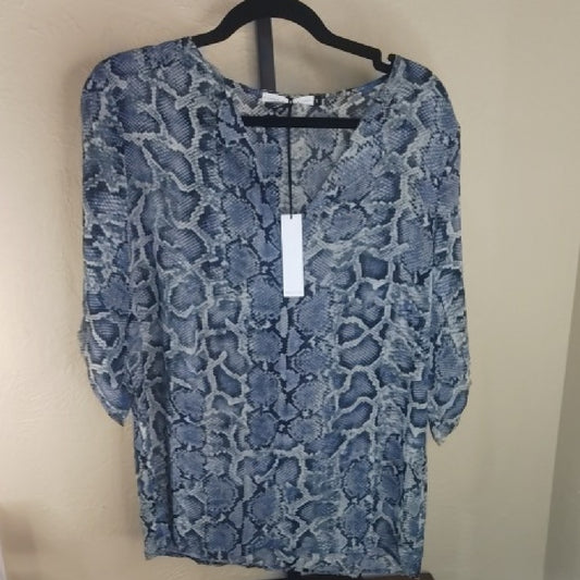 NWT SIZE S Blue and White V-Neck Dolman Sleeve Blouse