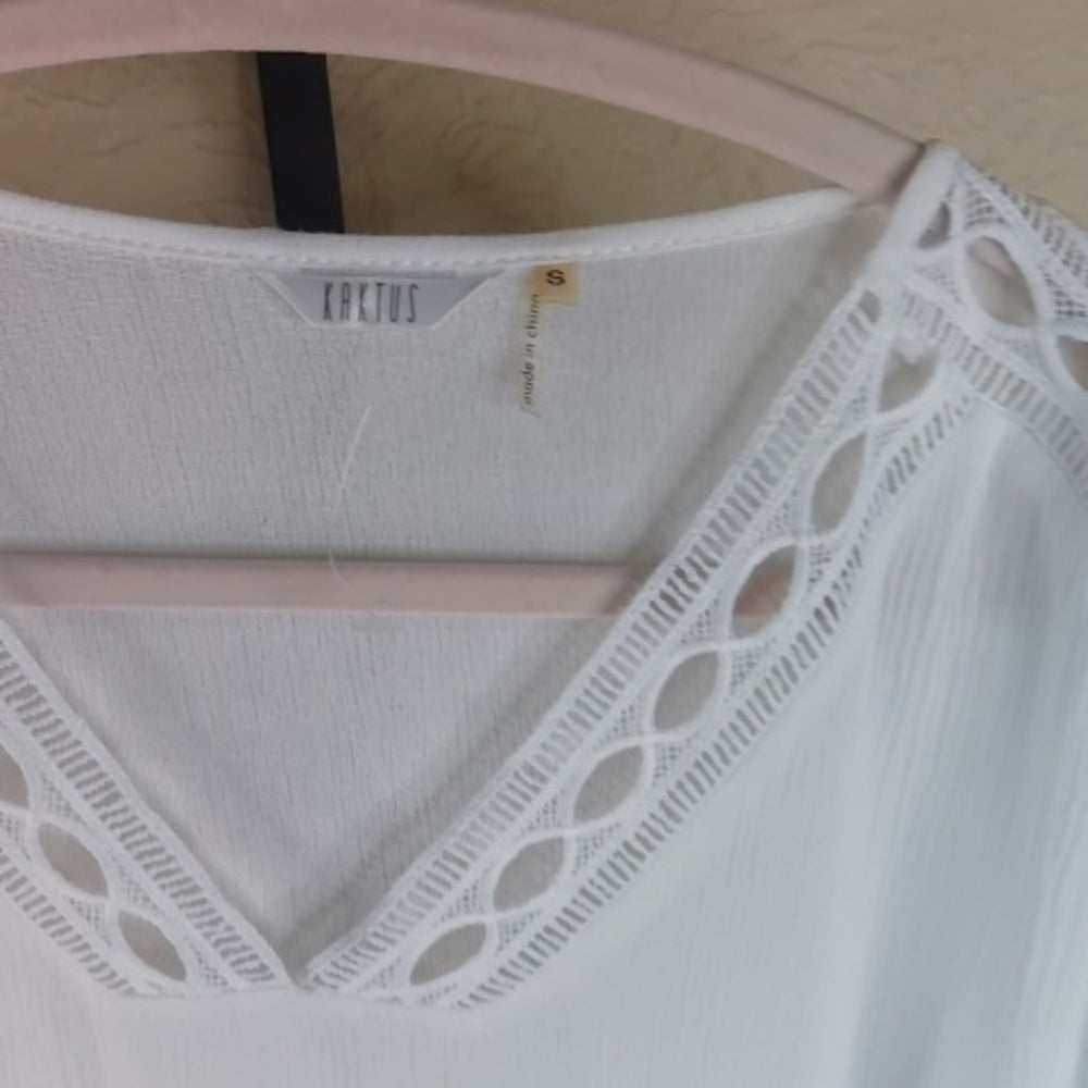 Kaktus White Asymmetrical Long Sleeve Blouse