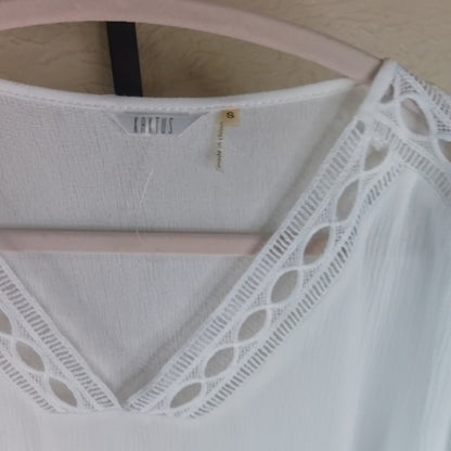 Kaktus White Asymmetrical Long Sleeve Blouse