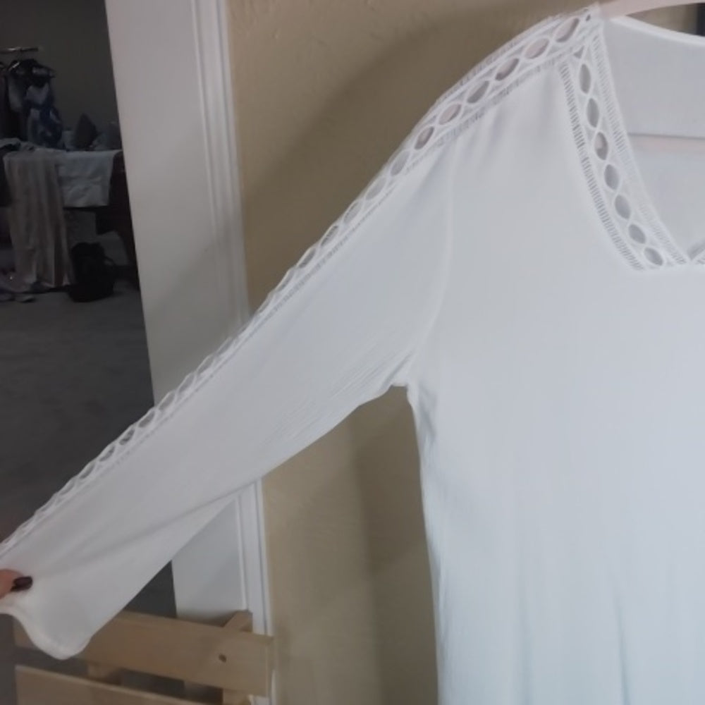 Kaktus White Asymmetrical Long Sleeve Blouse