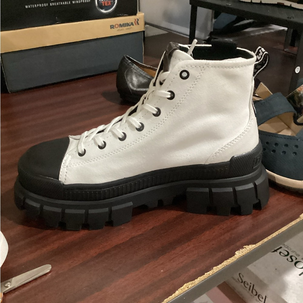 New size 7.5 Palladium White and Black Combat Boots with Chunky Sole