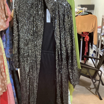 NWT SIZE SMALL Steve Madden Silver and Black Sequin Robe