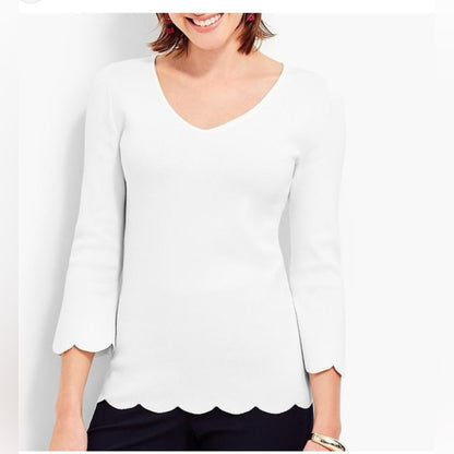 SIZE XS Stylish White Top with Scalloped Neckline