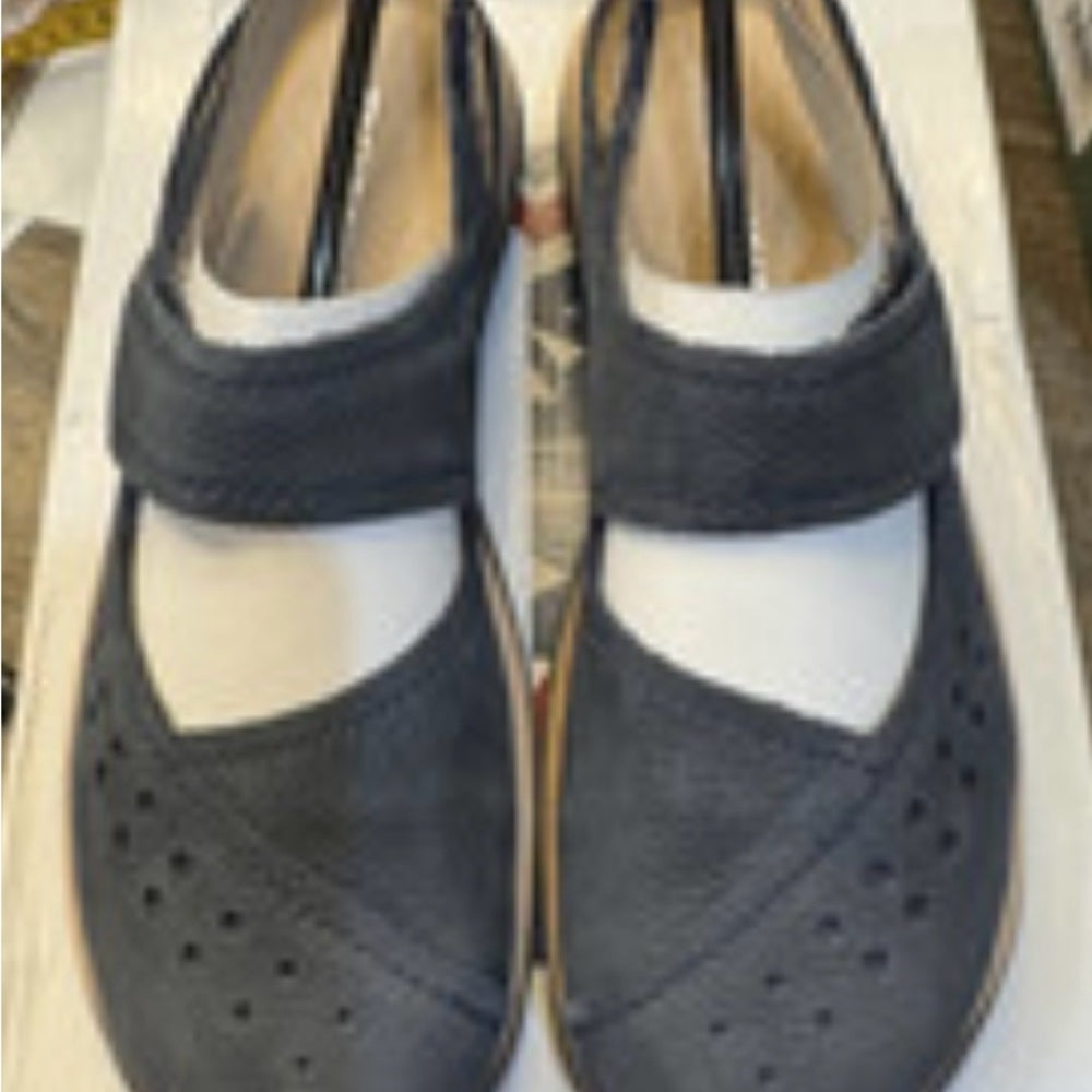 NEW SIZE 6-6 1/2 Romika Black and Tan Loafers with Perforated Design