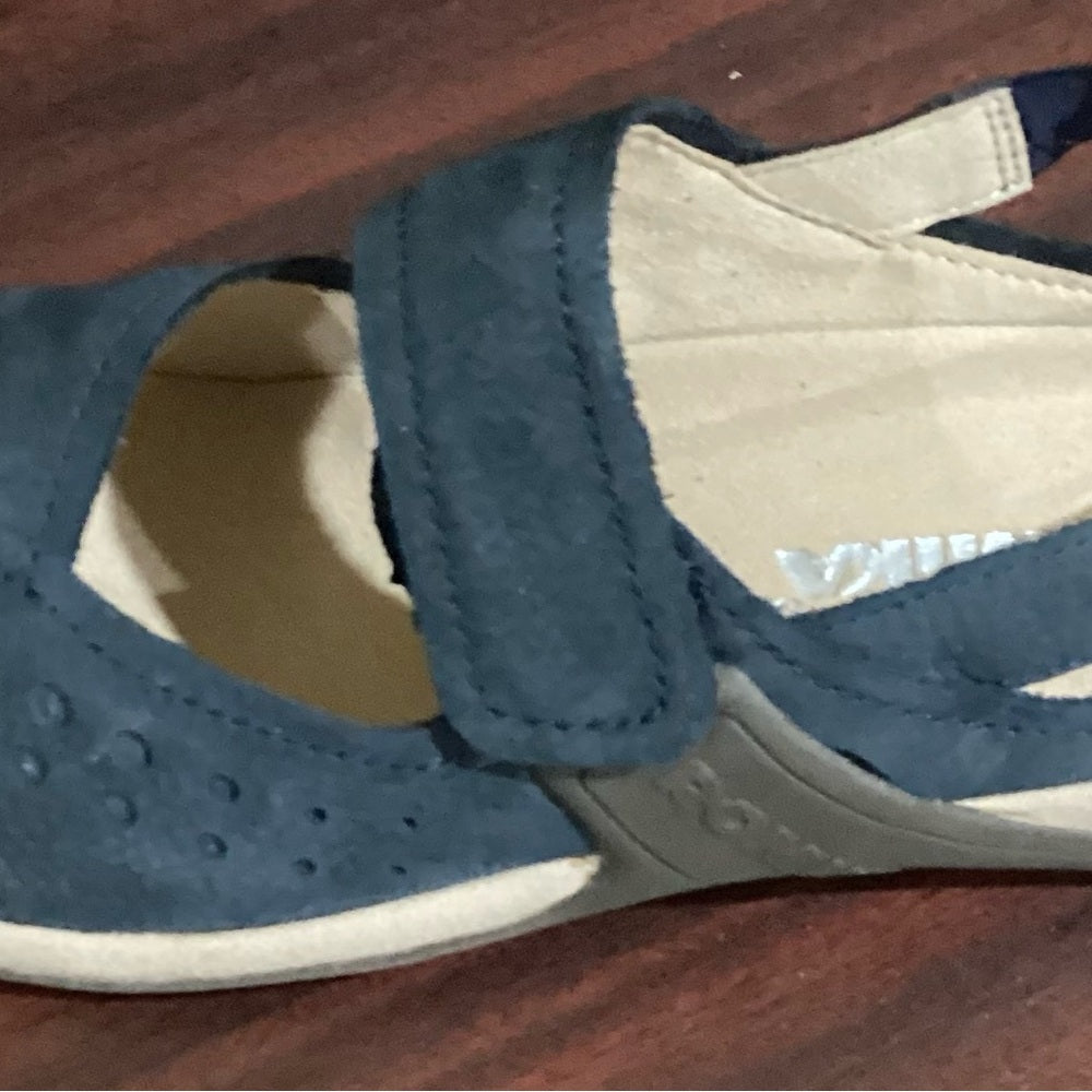 NEW SIZE 6-6 1/2 Romika Black and Tan Loafers with Perforated Design