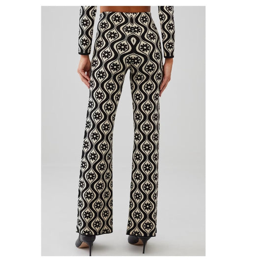 NWT SIZE 0-2 Finders Keepers Black and White Geometric Flare Pants