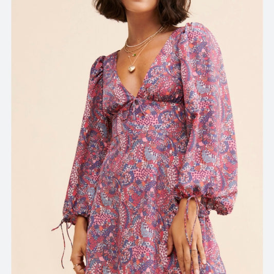 NWT SIZE S Chic Paisley Print Boho Dress