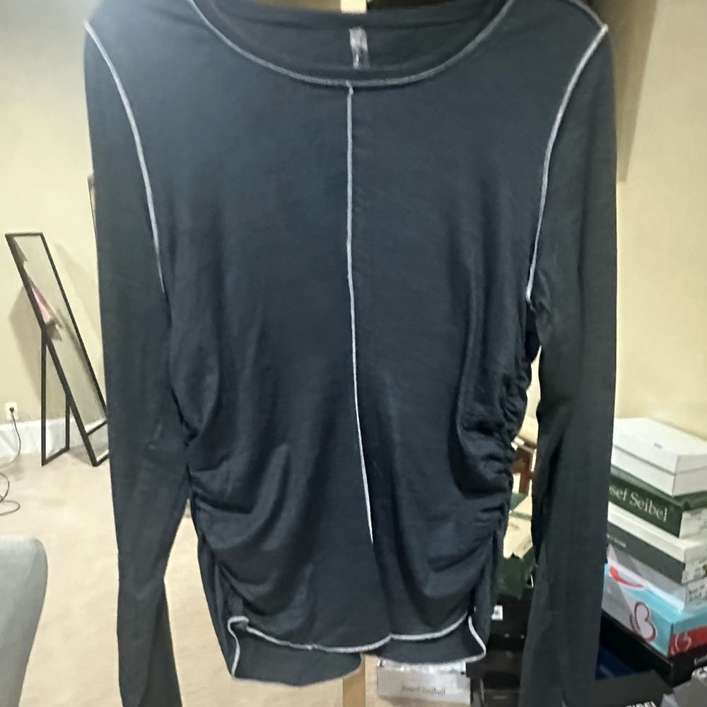 NWOT SIZE XL Free People Black Fitted Long Sleeve Sweatshirt