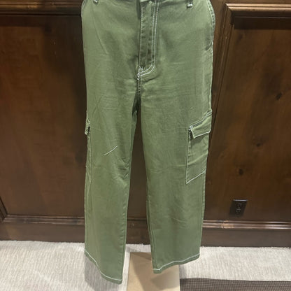 NWOT SIZE 30 GOGO Green Capris Relaxed Fit Cotton