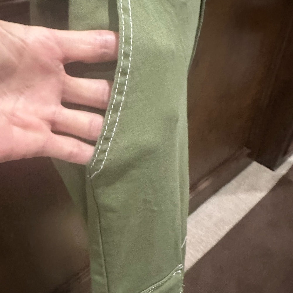 NWOT SIZE 30 GOGO Green Capris Relaxed Fit Cotton