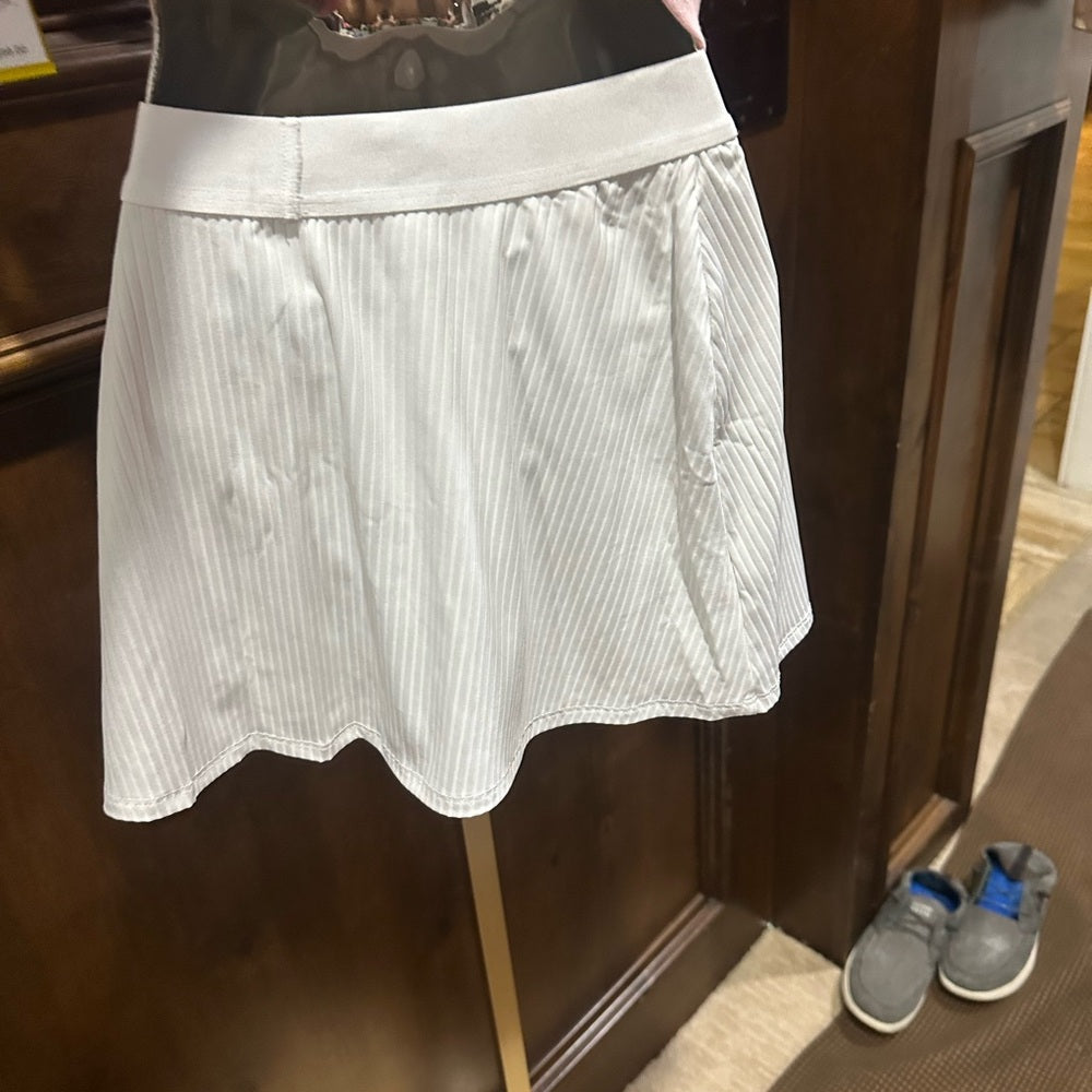 NWT SIZE M EleVen by Venus Williams White Skort