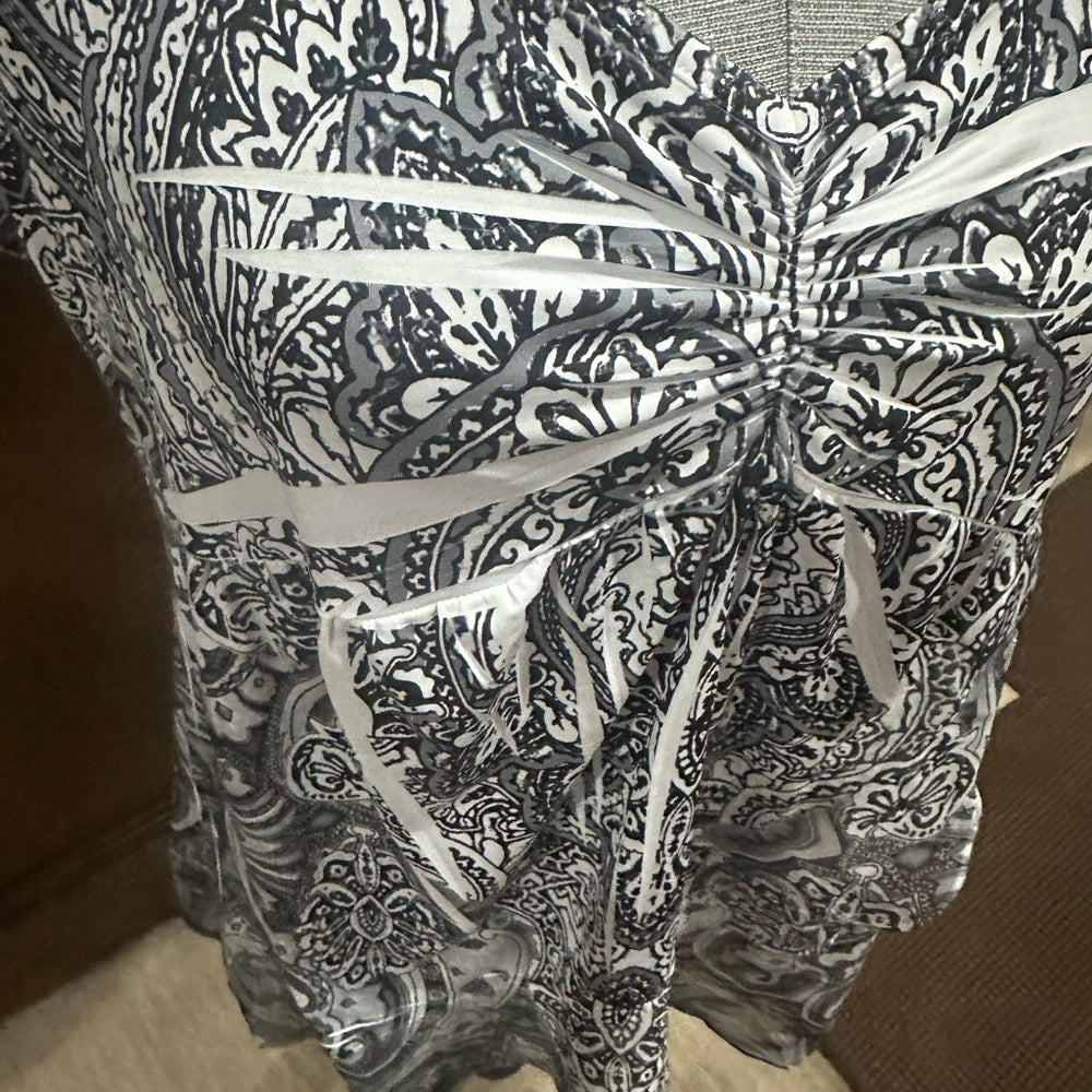 NWOT SIZE XL Apt. 9 Black and White Ruched Tie Front Blouse