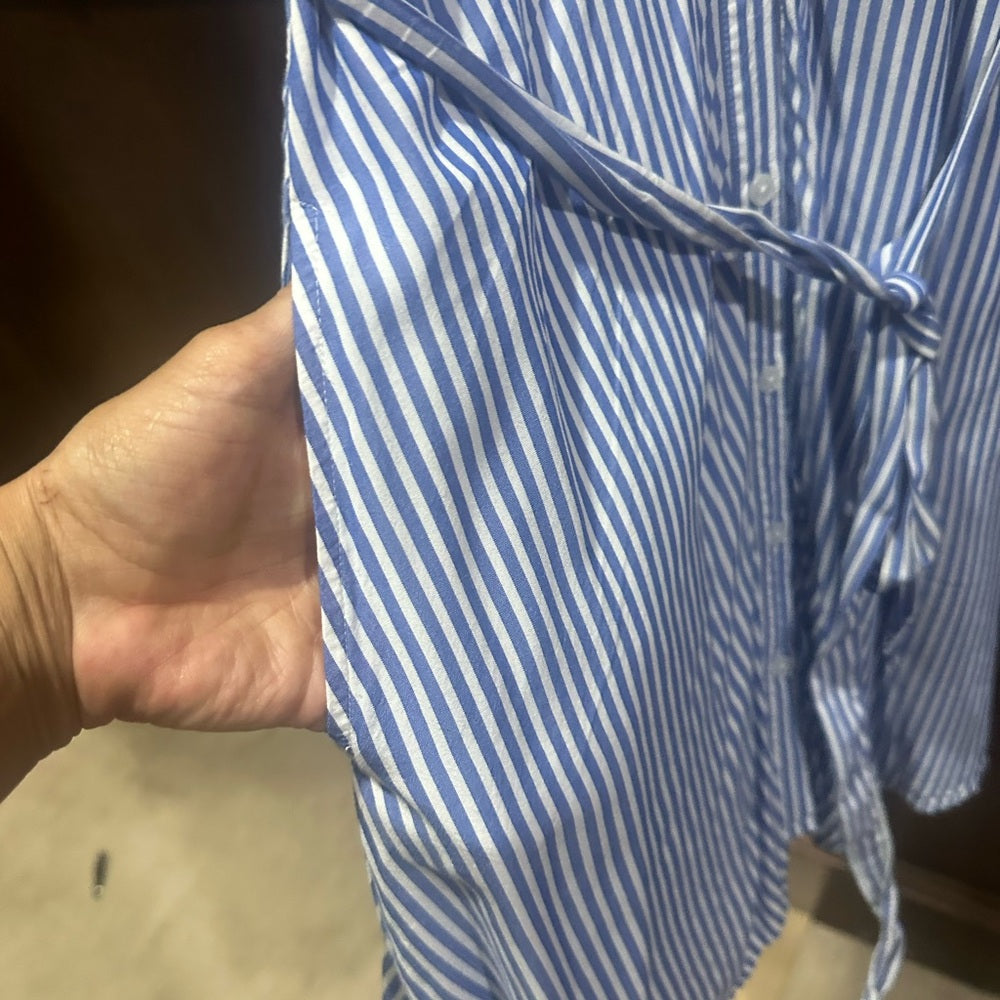 SIZE 6 LOFT Blue and White Mini Sundress with Crew Neck and Flutter Cap Sleeves