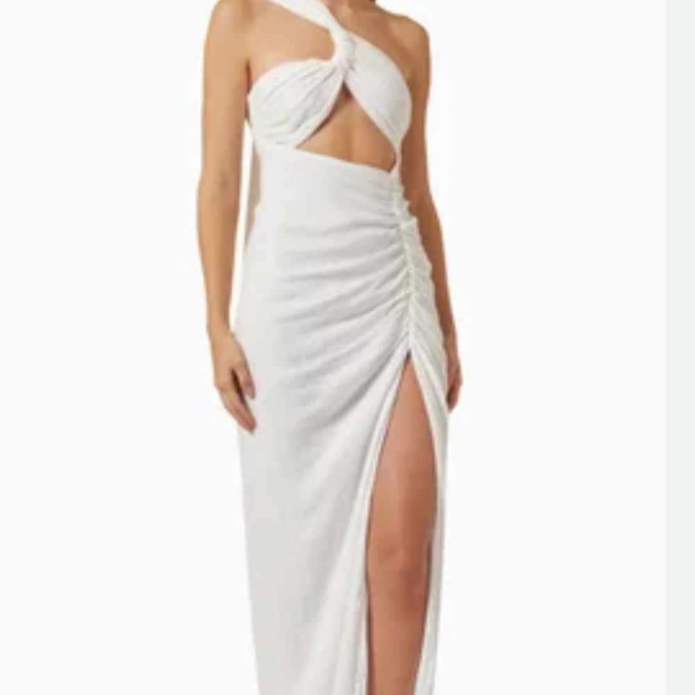 SIZE XL Elegant White Strapless Gown with Cutout and Slit