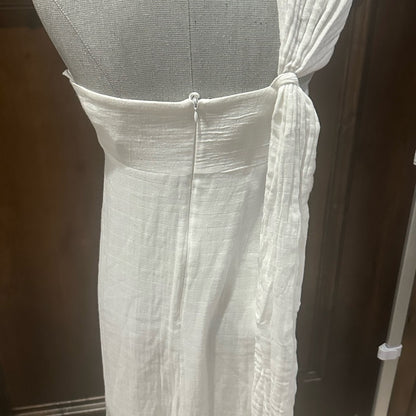 SIZE XL Elegant White Strapless Gown with Cutout and Slit