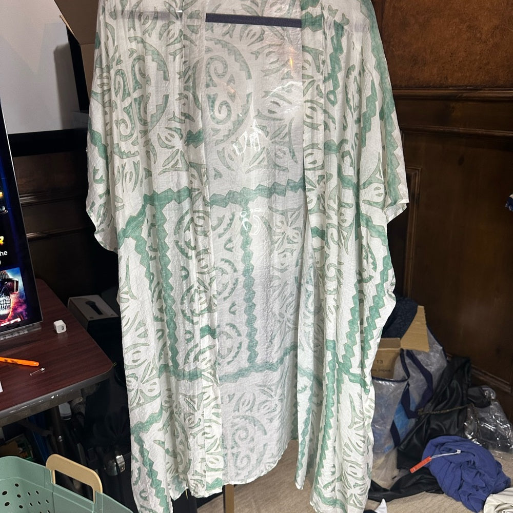SIZE M/L Kori Green and White Kimono