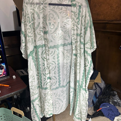 SIZE M/L Kori Green and White Kimono