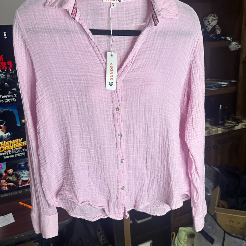 NWT SIZE S Sundry Pink Long Sleeve Notched Collar Button Down