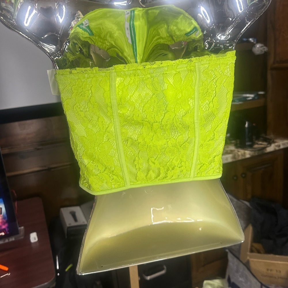 NWOT SIZE M Lime Green Sleeveless Bustier Crop Top
