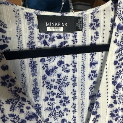 NWOT SIZE XS MINKPINK White and Blue Resort Maxi Dress with Dolman Sleeves