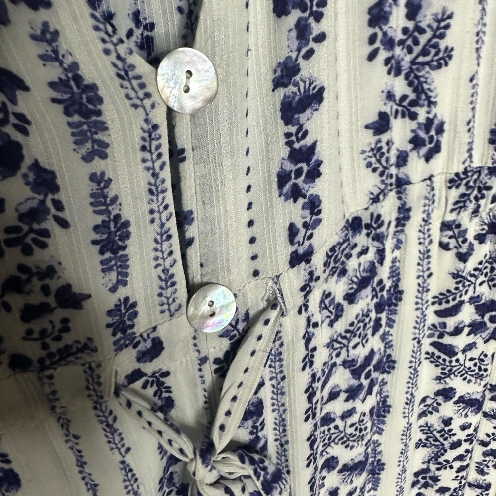 NWOT SIZE XS MINKPINK White and Blue Resort Maxi Dress with Dolman Sleeves