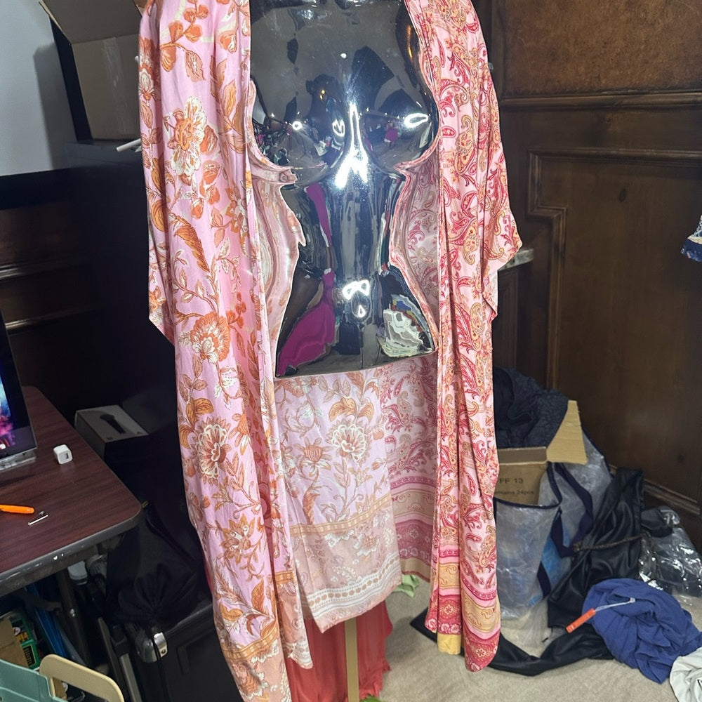 NWT SIZE M DAVI & DANI Asymmetrical Pink Sleeveless Top