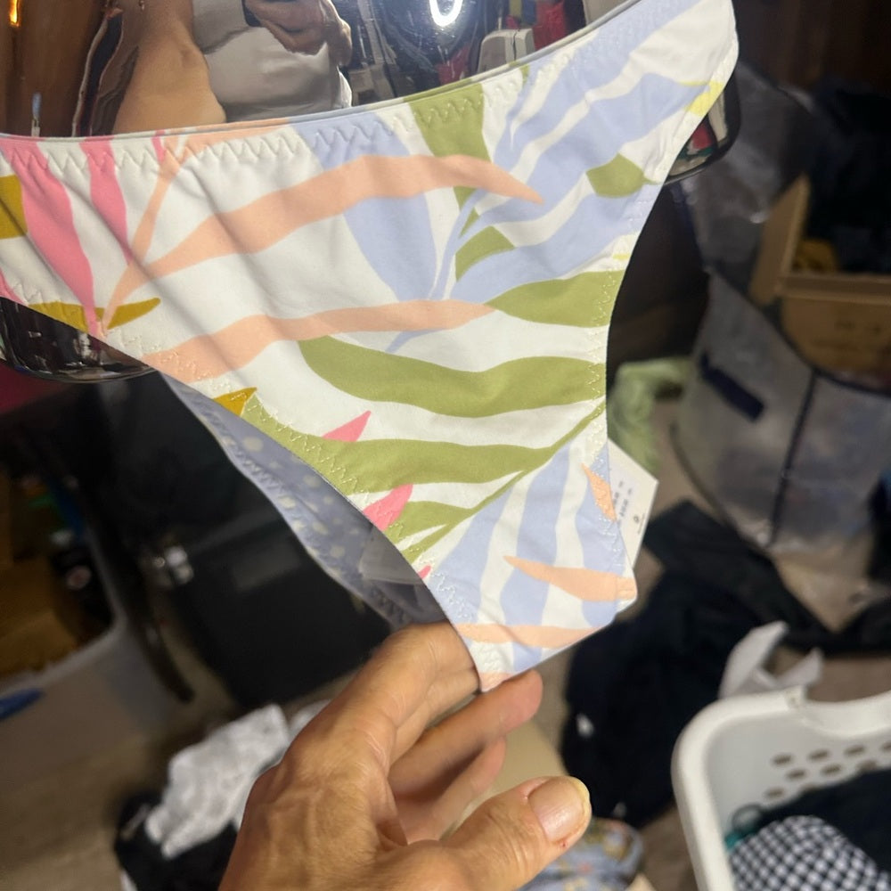 NWT SIZE M Reversible Billabong Pink and Yellow Bikini with Stylish Cutouts