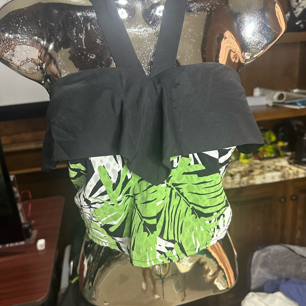 NWOT SIZE M Unique Vintage Green Halter Ruffled Tank Top