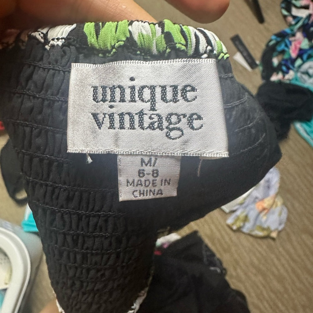 NWOT SIZE M Unique Vintage Green Halter Ruffled Tank Top