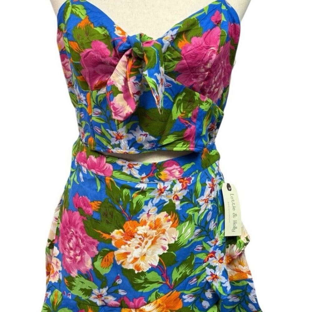 NWT SIZE M Playful Blue and Pink Floral Two-Piece Set