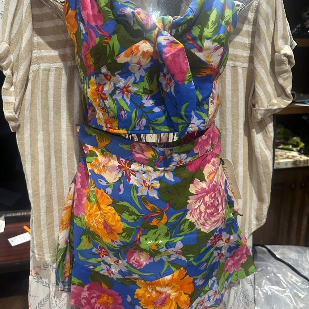 NWT SIZE M Playful Blue and Pink Floral Two-Piece Set