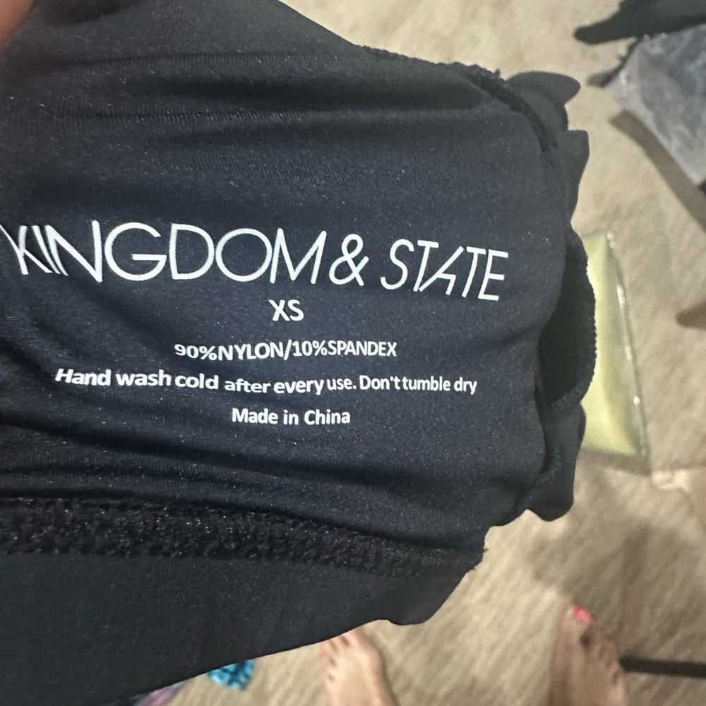 SIZE XS Chic Black Bikini with Sleek Design and Comfort