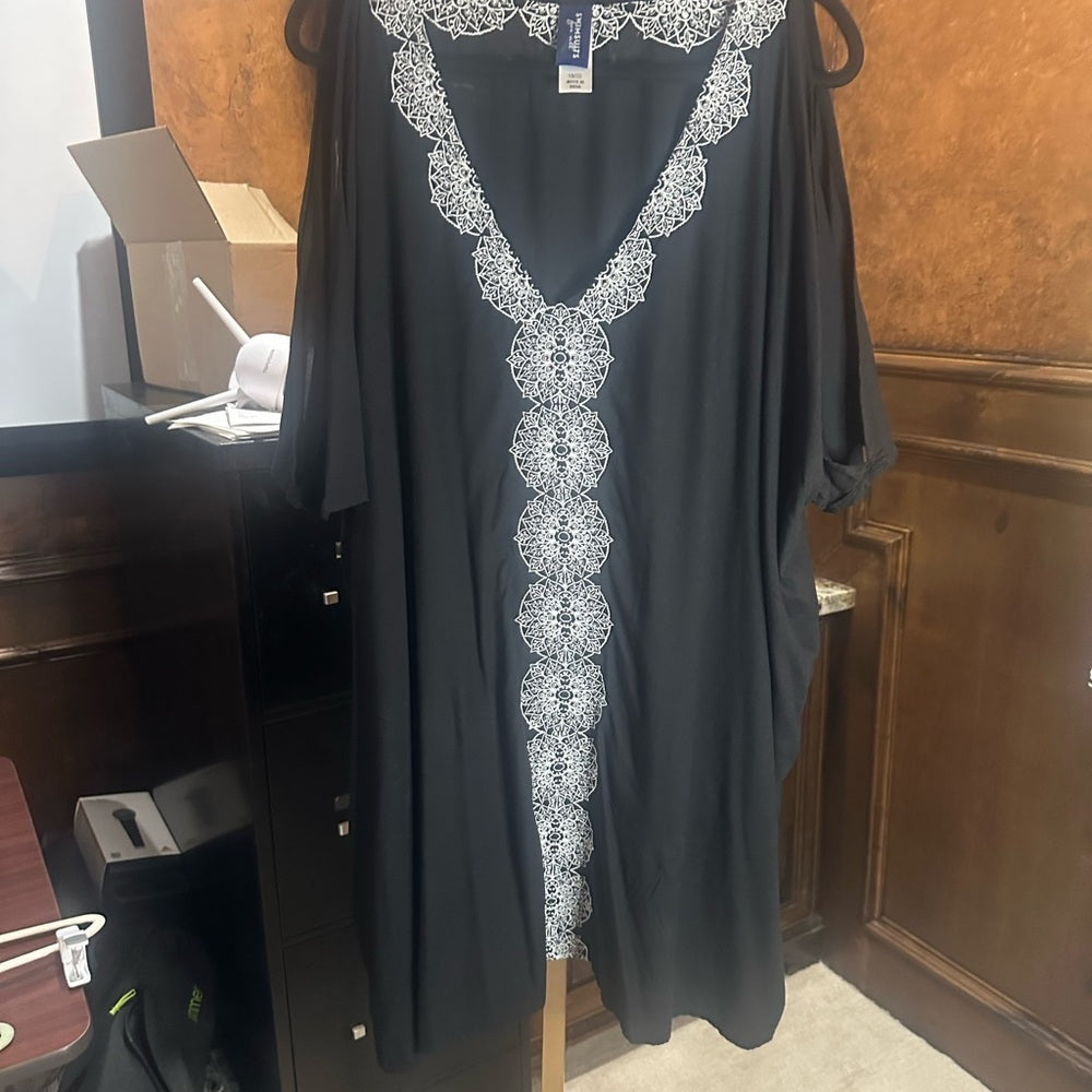 SIZE 18 Swimsuits For All Black and White Coverup with V-Neck