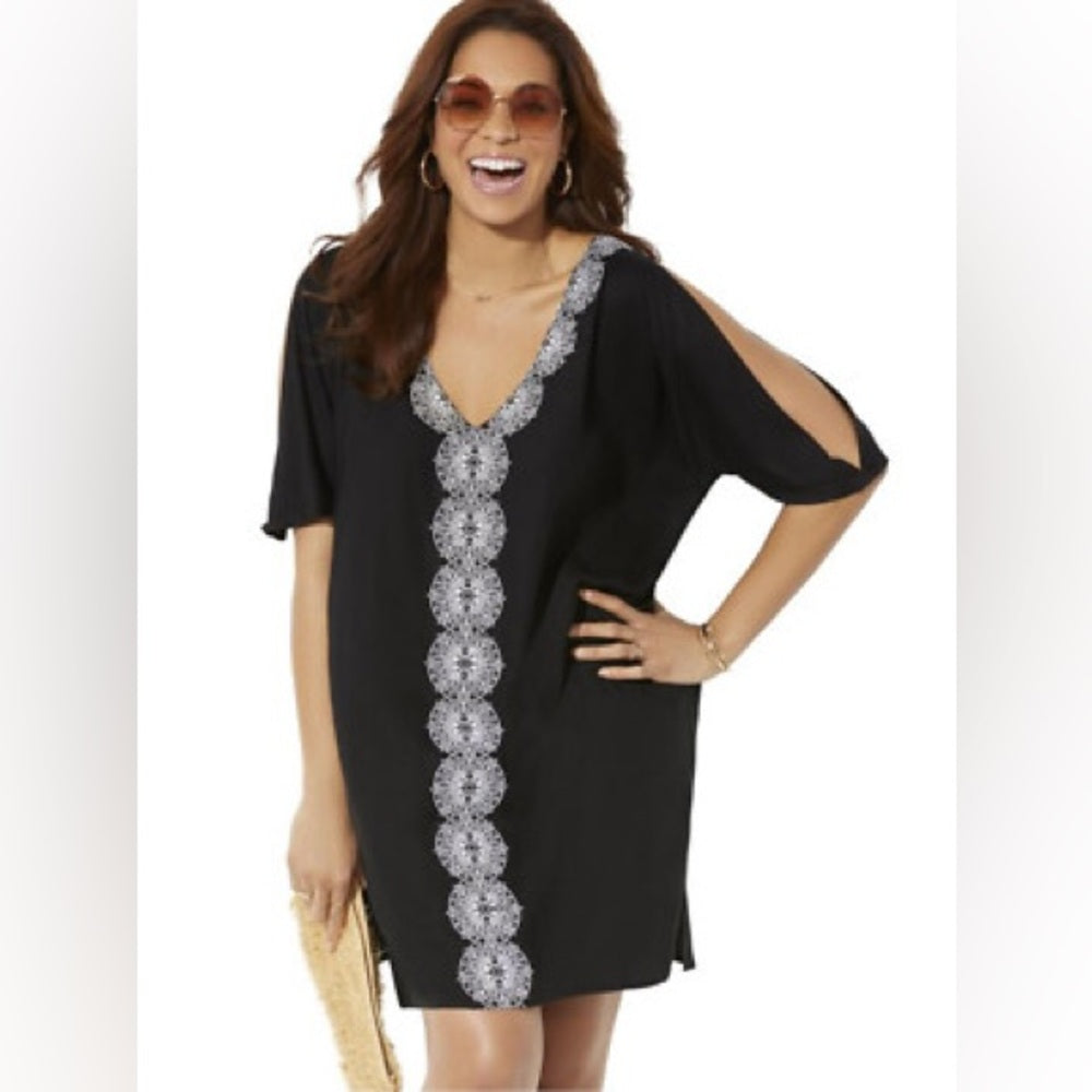 SIZE 18 Swimsuits For All Black and White Coverup with V-Neck