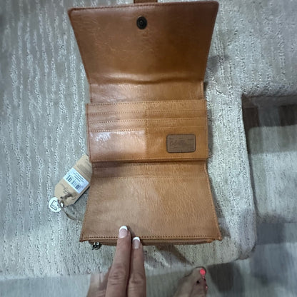 NEW Brown and Tan Leather Wallet with Vintage-Inspired Design