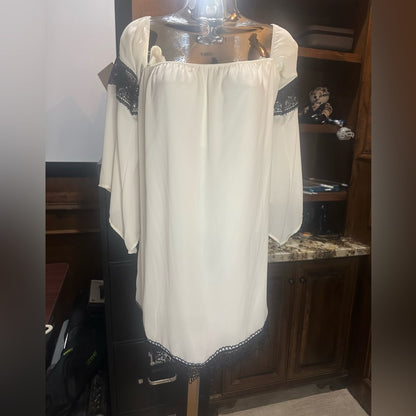 NWOT SIZE S Sage Off-Shoulder White Mini Dress with Black Lace